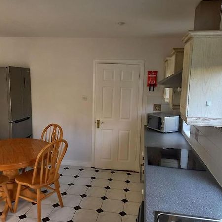 Large 4Bed Available Long-Term In Letterkenny Exterior foto