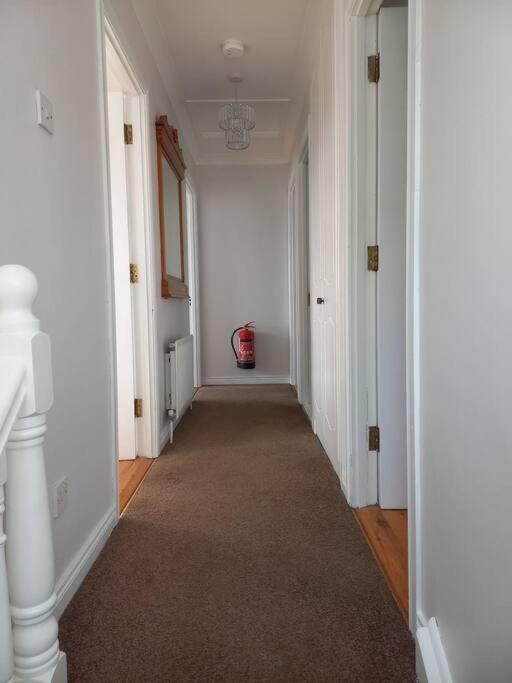 Large 4Bed Available Long-Term In Letterkenny Exterior foto