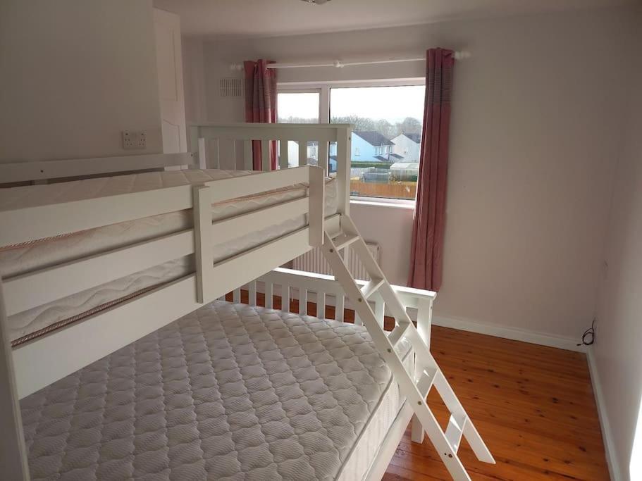 Large 4Bed Available Long-Term In Letterkenny Exterior foto