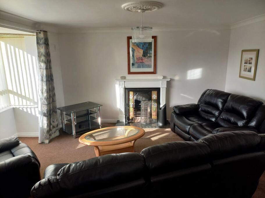 Large 4Bed Available Long-Term In Letterkenny Exterior foto