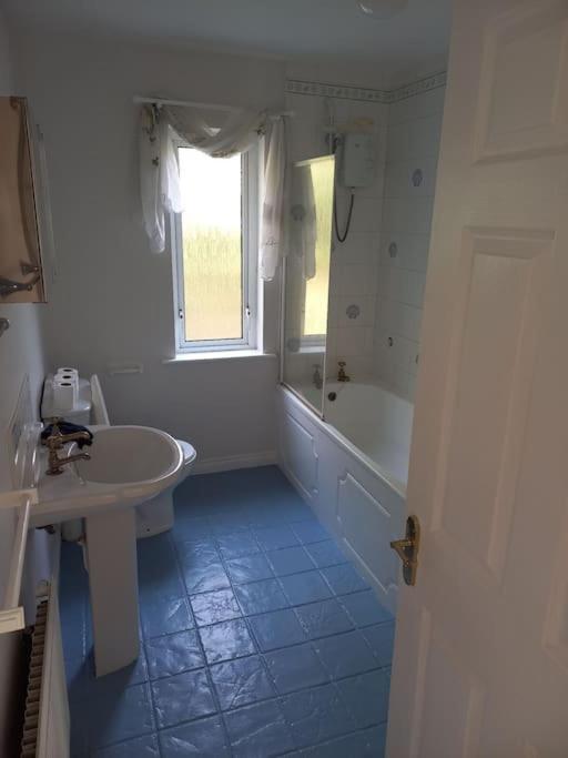 Large 4Bed Available Long-Term In Letterkenny Exterior foto