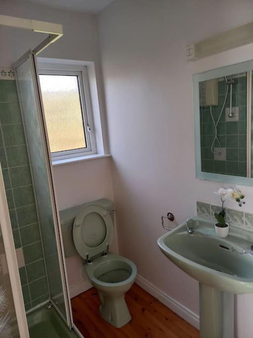 Large 4Bed Available Long-Term In Letterkenny Exterior foto